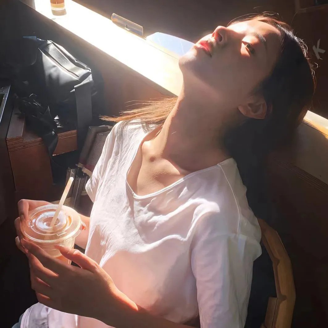 麻雀岂能栖梧桐